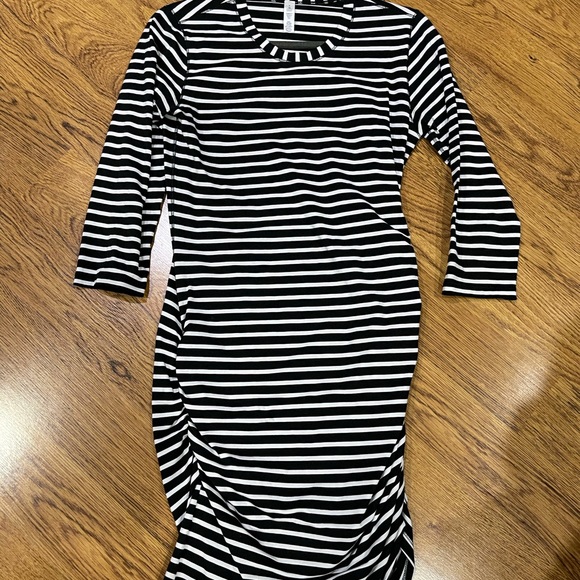 EUC Lululemon Anytime Dress Stripe 8 Black White - Picture 2 of 5